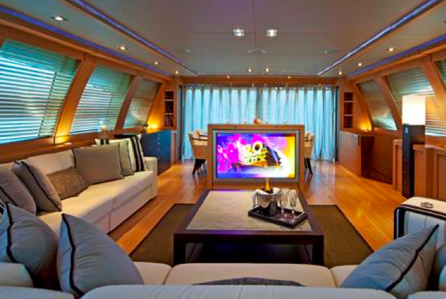 Photo Gallery Palmer and Johnson 120 / CATEGORY - F